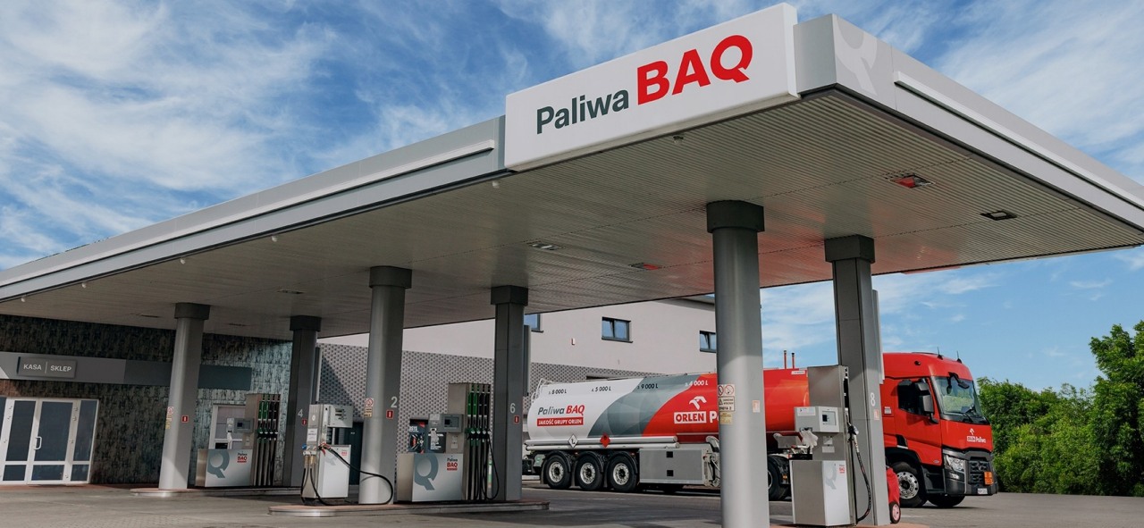 Cysterna ORLEN Paliwa na stacji ORLEN Paliwa BAQ.